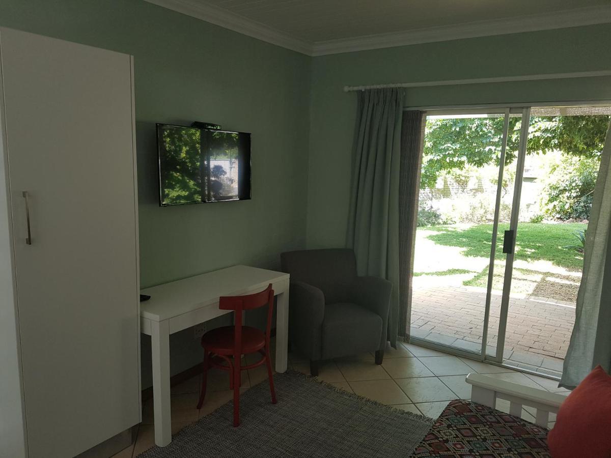 Besigheim Bed & Breakfast Stellenbosch Ngoại thất bức ảnh